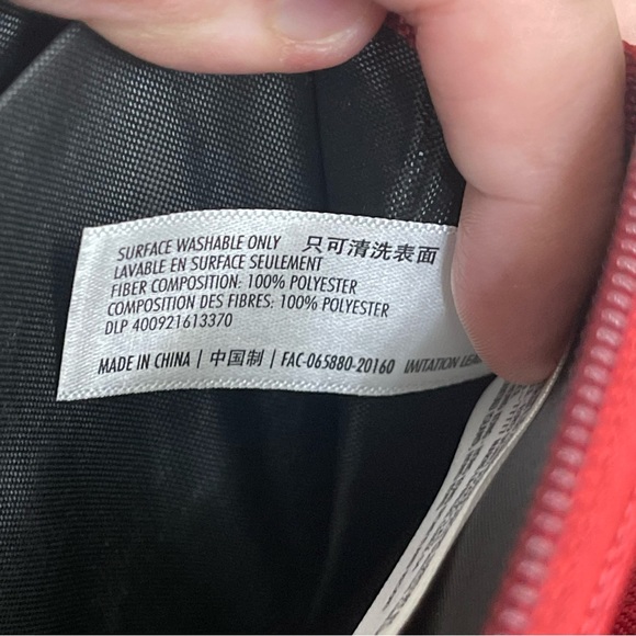 ❤️DISNEYLAND RESORT MICKEY MOUSE WRISTLET WALLET❤️ - Picture 6 of 9